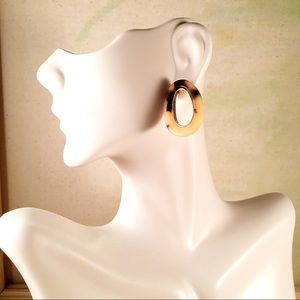 🔸NEW!🔸Tortoise Shell and Gold Accented Earrings